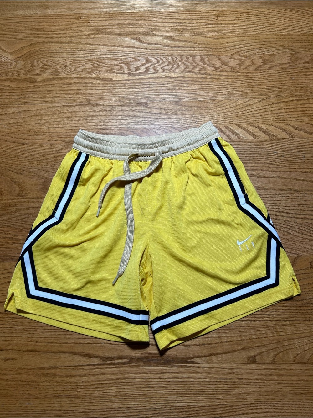 Women’s Nike FLY Dri-Fit Basketball Shorts Yellow Size Small